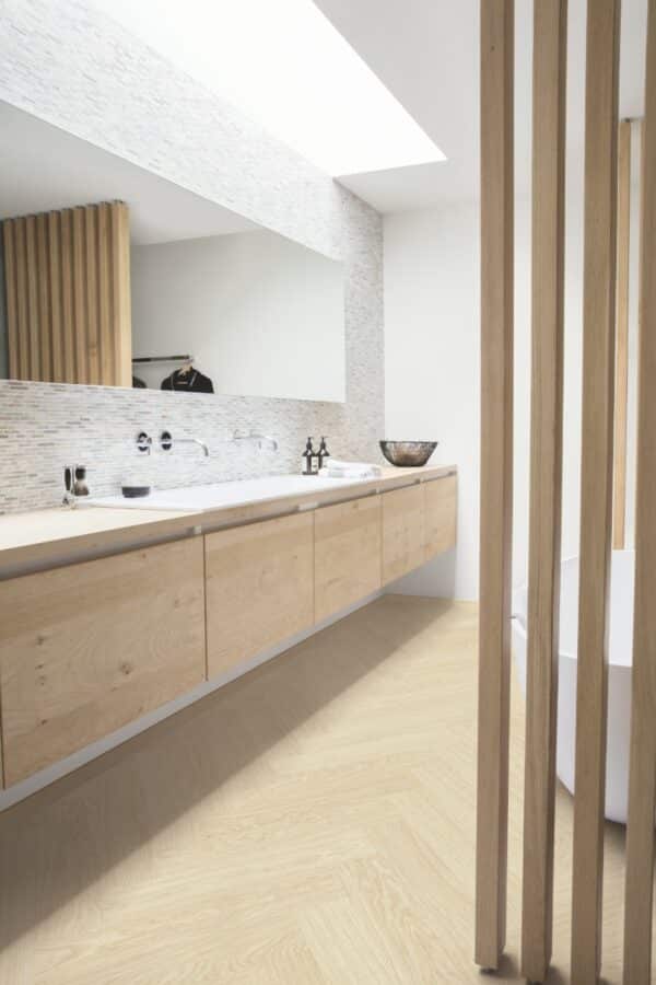 Виниловый пол Quick-Step Ciro Herringbone AVHBU40361 Дуб чистый полярный - Image 2