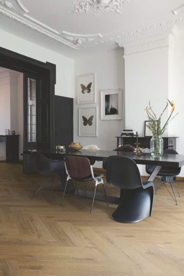 Виниловый пол Quick-Step Pristine Herringbone SGHBC20334 Fall oak brown - Image 2